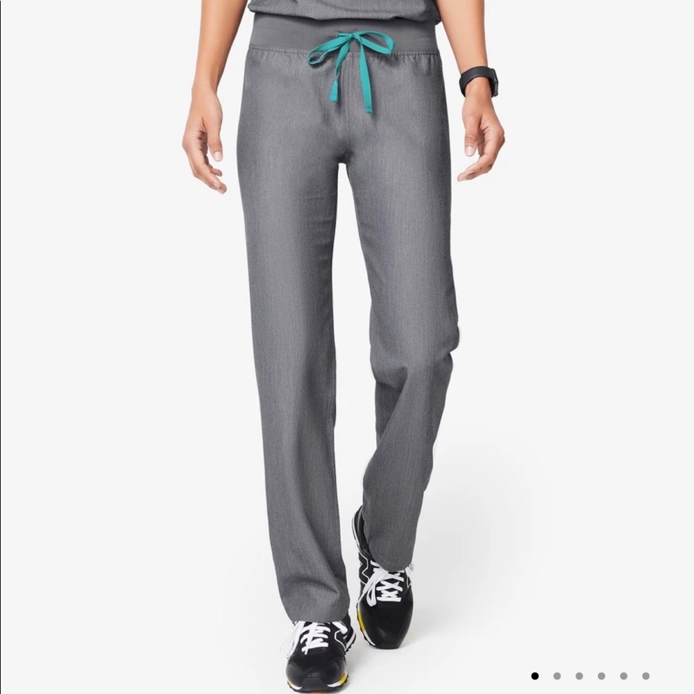 Figs Graphite XS Livingston pants & Catarina top